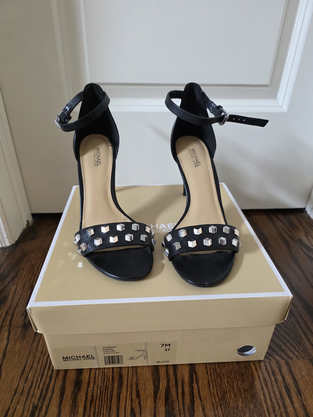 Micheal Kors Leather Open Toe Shoes.